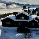 With Hot Tub And Fjord Views In Sauda Dom wakacyjny
