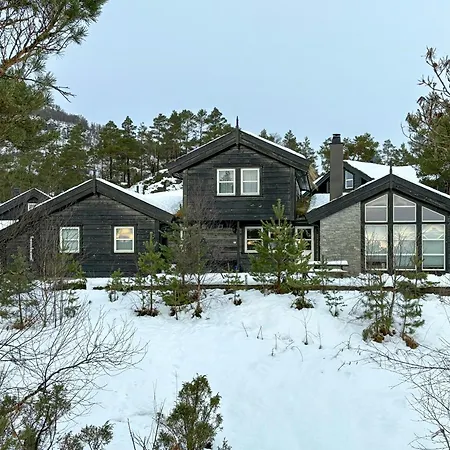 With Hot Tub And Fjord Views In Sauda Holiday home *