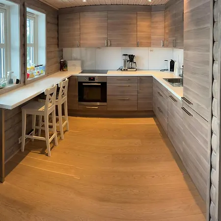 Holiday home With Hot Tub And Fjord Views In Sauda Saudasjoen