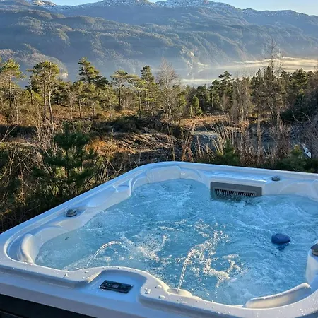 With Hot Tub And Fjord Views In Sauda Saudasjøen